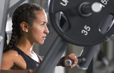 Estrategia Precor Columna de pesas para mujeres