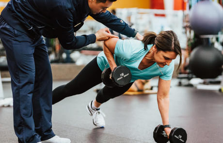 Programación de fitness agarre de hierro mujer push up columna