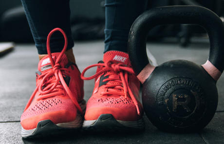 Entrenamiento personal Fitness Kettleball Step Ups Columna